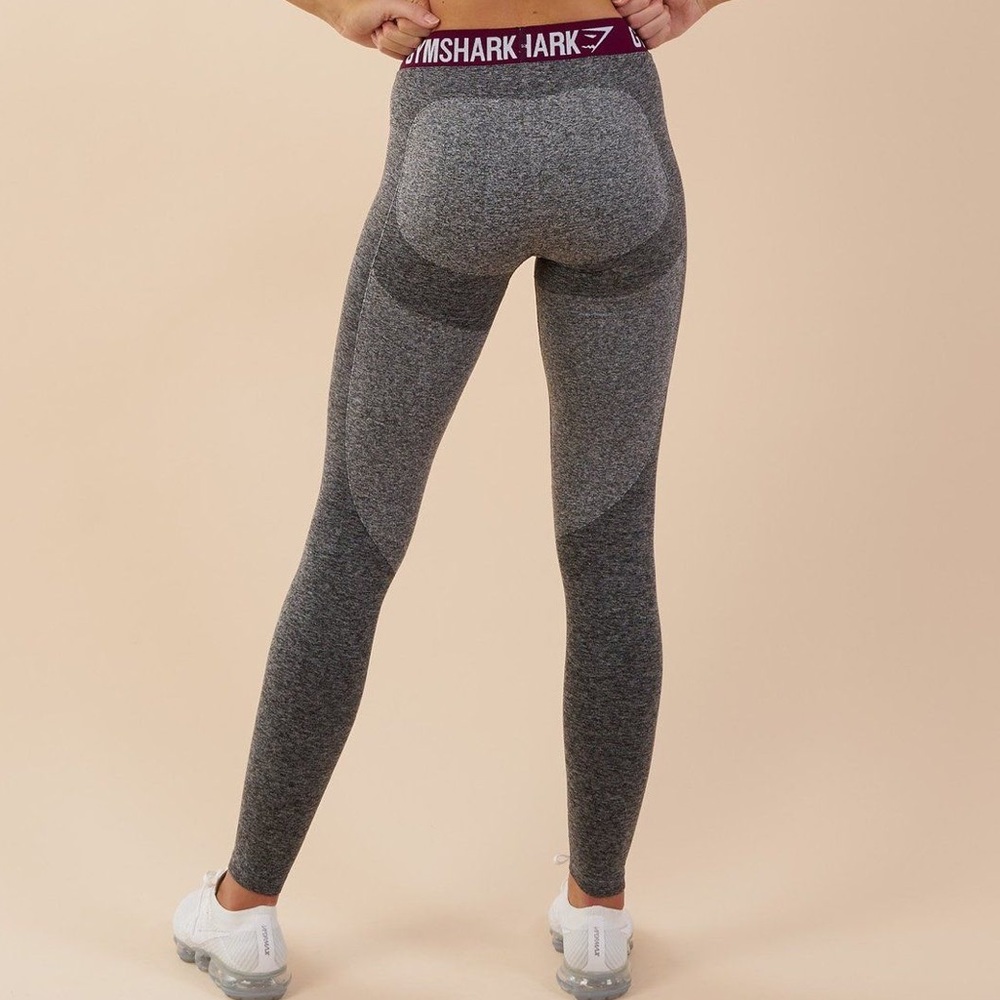 Gymshark flex legging in Charcoal/ deep plum